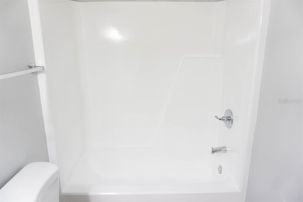 237 Thorntree Place, Unit 237 Brandon, FL 33510 - Photo 31 of 58 a bathroom with a toilet