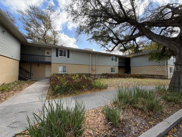 237 Thorntree Place, Unit 237 Brandon, FL 33510 - Photo 37 of 58 a front view of a house with garden
