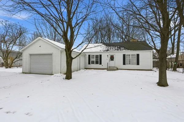 $199,000 | 182 North Clinton Avenue, Clintonville, WI 54929