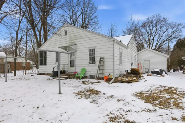 $199,000 | 182 North Clinton Avenue, Clintonville, WI 54929