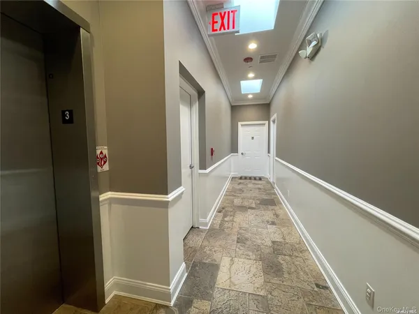 $3,100 | 328 A Main Street, Unit 3B, Huntington, NY 11743