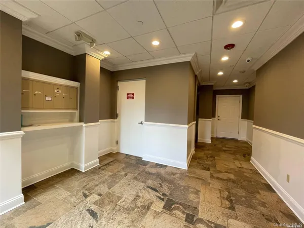 $3,100 | 328 A Main Street, Unit 3B, Huntington, NY 11743