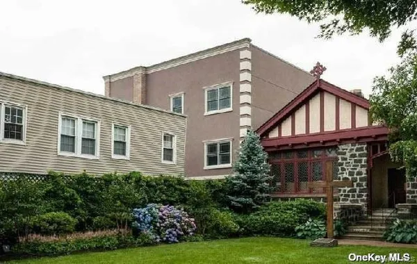 $3,100 | 328 A Main Street, Unit 3B, Huntington, NY 11743