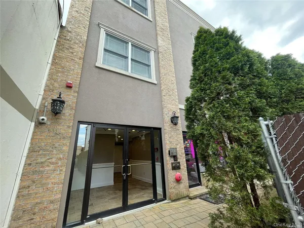 $3,100 | 328 A Main Street, Unit 3B, Huntington, NY 11743