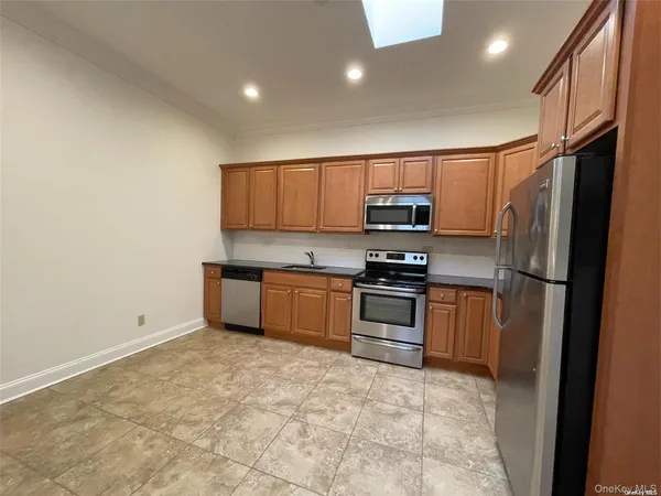 $3,100 | 328 A Main Street, Unit 3B, Huntington, NY 11743