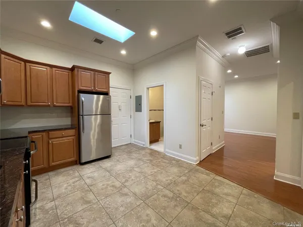 $3,100 | 328 A Main Street, Unit 3B, Huntington, NY 11743