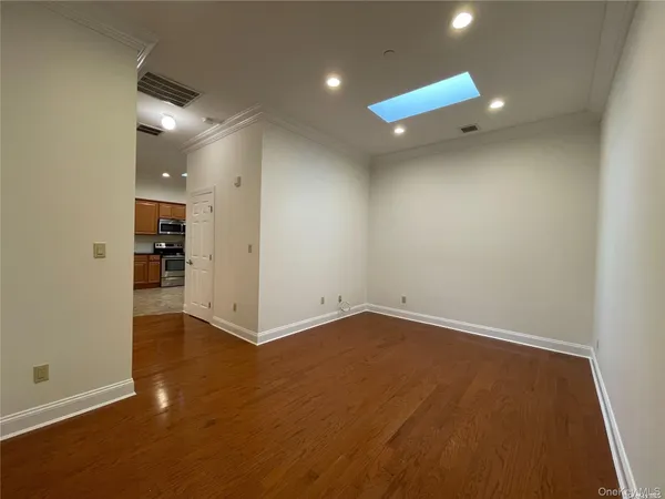 $3,100 | 328 A Main Street, Unit 3B, Huntington, NY 11743