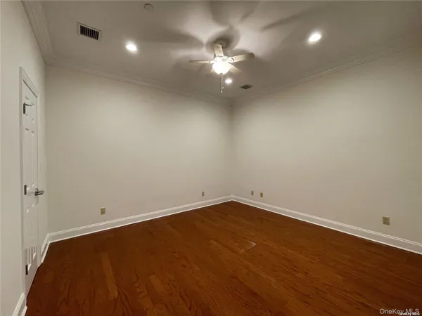 $3,100 | 328 A Main Street, Unit 3B, Huntington, NY 11743