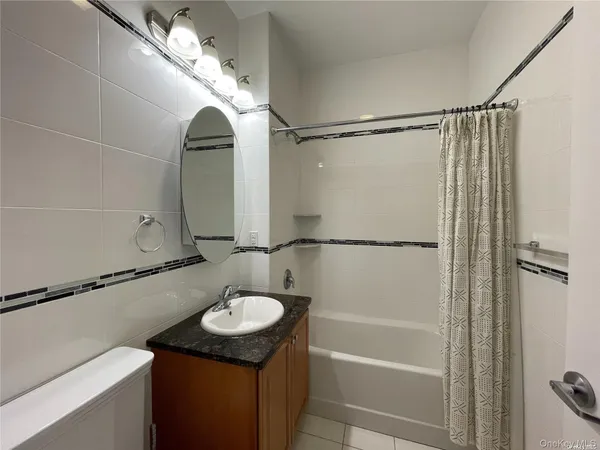 $3,100 | 328 A Main Street, Unit 3B, Huntington, NY 11743