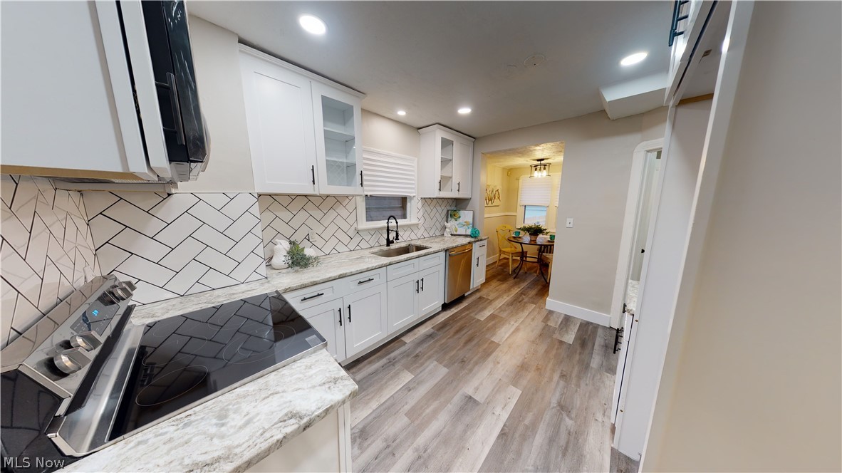 3485 Tullamore Road Cleveland, OH 44118 - Photo 6 of 17 Eat in Kitchen