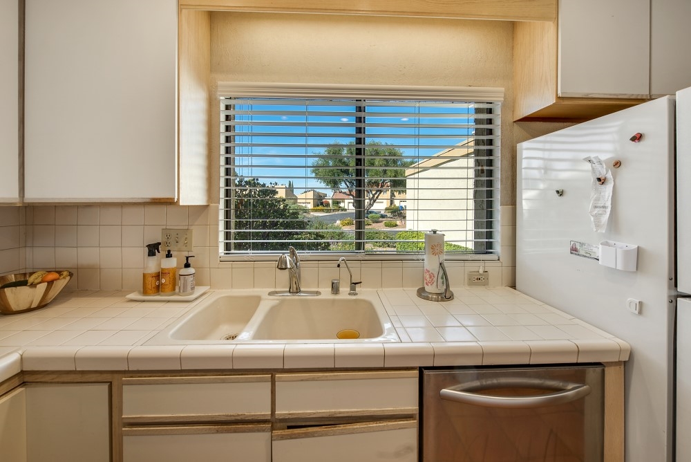 13414 The Square Poway, CA 92064 - Photo 12 of 25 Gallery Image 12