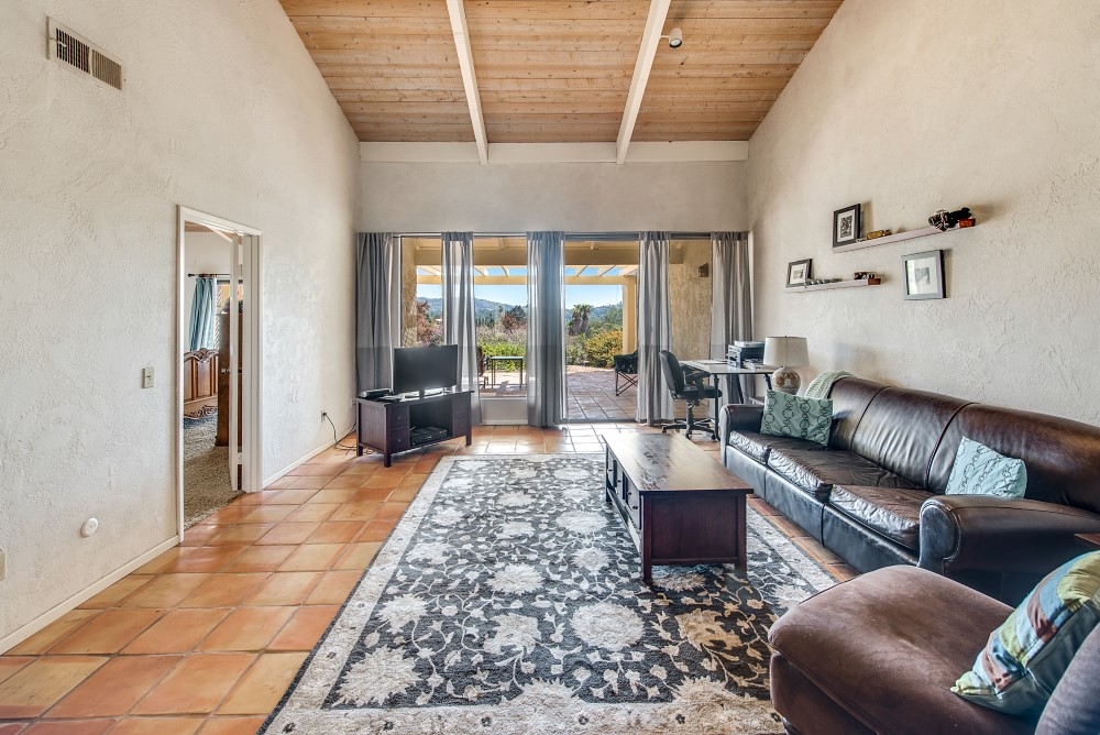 13414 The Square Poway, CA 92064 - Photo 5 of 25 Gallery Image 5