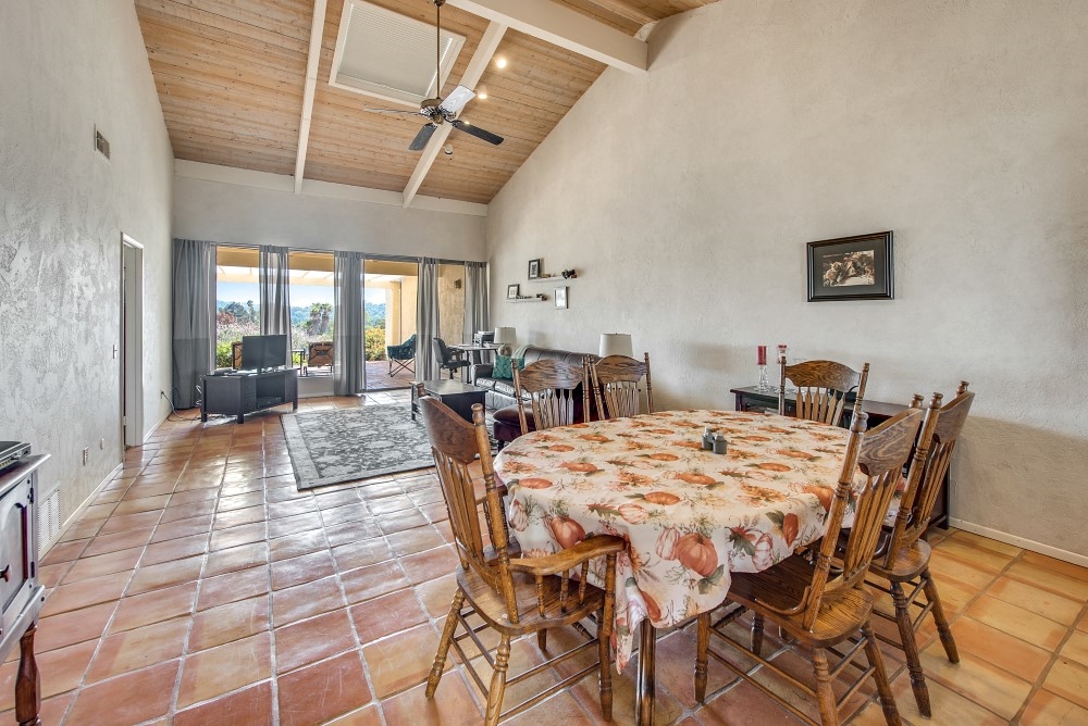 13414 The Square Poway, CA 92064 - Photo 6 of 25 Gallery Image 6