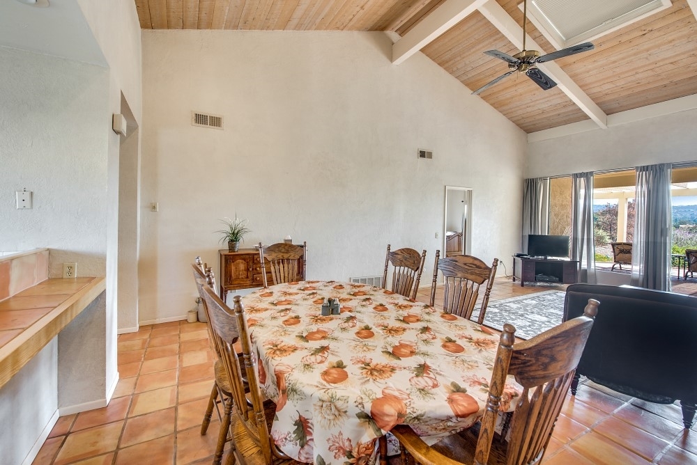 13414 The Square Poway, CA 92064 - Photo 9 of 25 Gallery Image 9