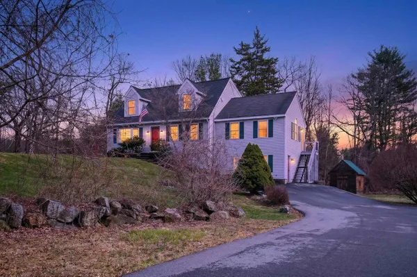 $585,000 | 2 Joslin Road, Amherst, NH 03031