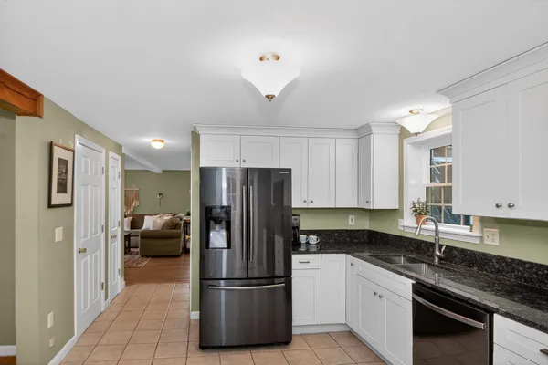 $585,000 | 2 Joslin Road, Amherst, NH 03031