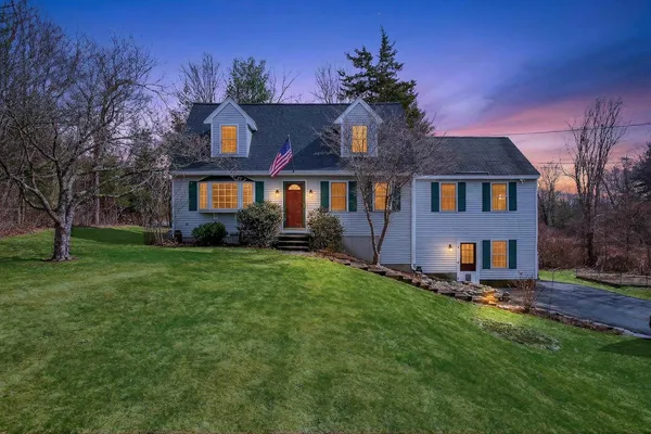 $585,000 | 2 Joslin Road, Amherst, NH 03031