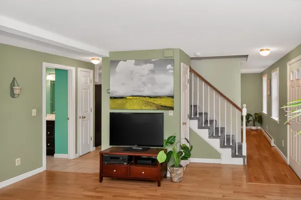 $585,000 | 2 Joslin Road, Amherst, NH 03031