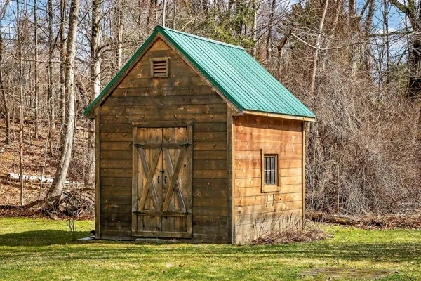 $585,000 | 2 Joslin Road, Amherst, NH 03031