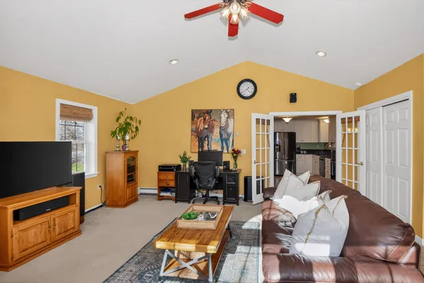 $585,000 | 2 Joslin Road, Amherst, NH 03031