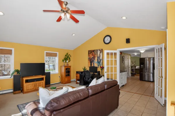 $585,000 | 2 Joslin Road, Amherst, NH 03031