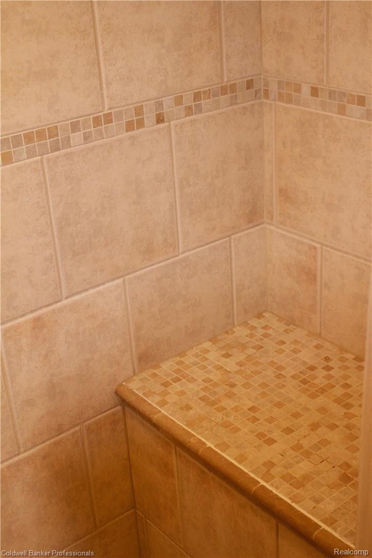 2035 Cambridge Road Berkley, MI 48072 - Photo 32 of 34 Custom shower bench