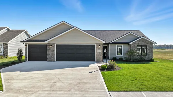 $349,900 | 22238 Travertine Run, Woodburn, IN 46797