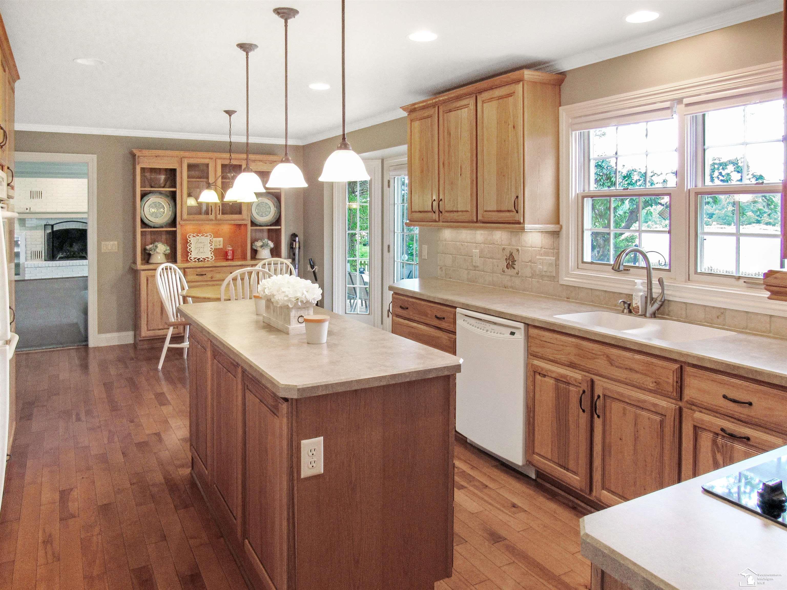 732 East Hurd Road Monroe, MI 48162 - Photo 12 of 40 50118163-11.JPG