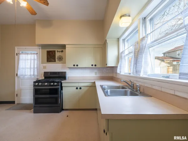 $59,500 | 918 Margaret Street, Pekin, IL 61554