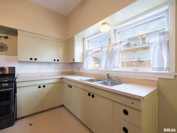 $59,500 | 918 Margaret Street, Pekin, IL 61554