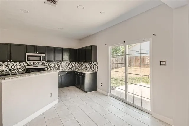 $2,100 | 1420 Quicksilver Circle, Round Rock, TX 78665