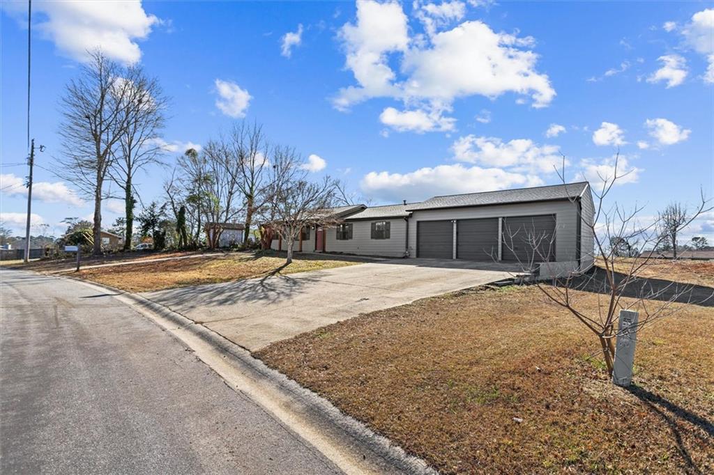 747 Briarwood Road Southwest Conyers, GA 30094 - Photo 8 of 63