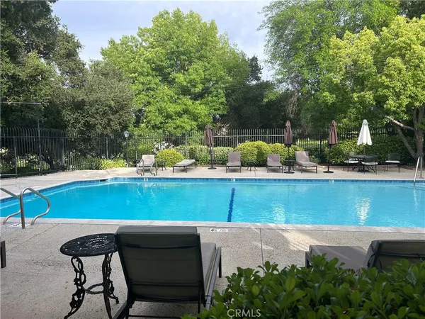 $2,900 | 23663 Park Capri, Unit 135, Calabasas, CA 91302