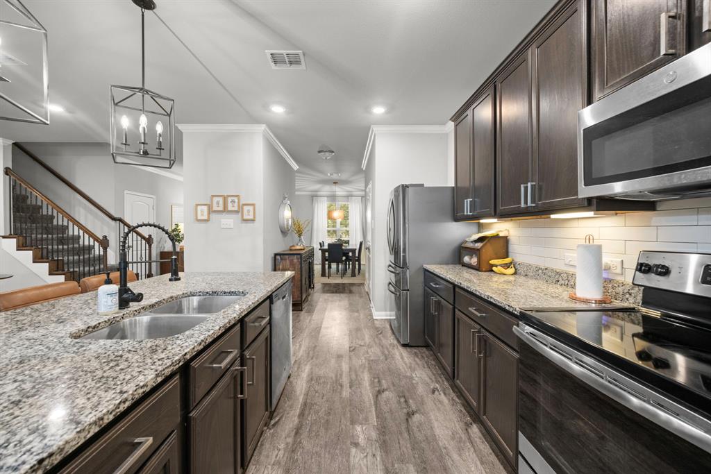 3221 Samson Drive Lorena, TX 76655 - Photo 8 of 39