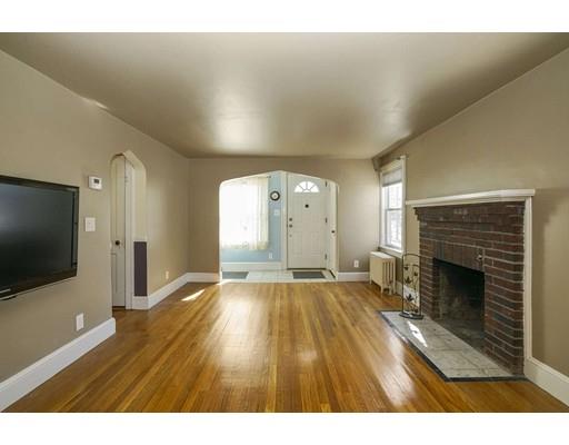 45 Wallace Road Quincy, MA 02169 - Photo 4 of 29 Gallery Image 4