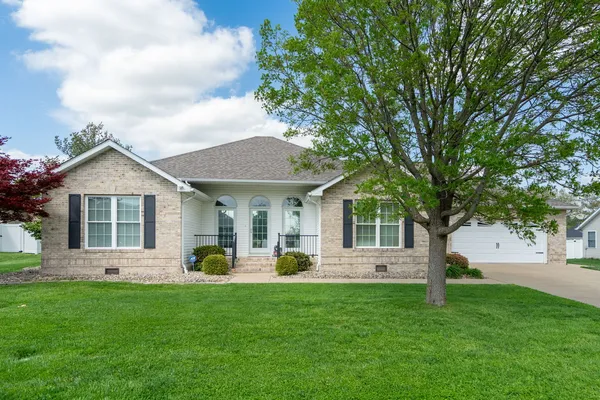 $368,000 | 1106 Daybreak Drive, Marion, IL 62959