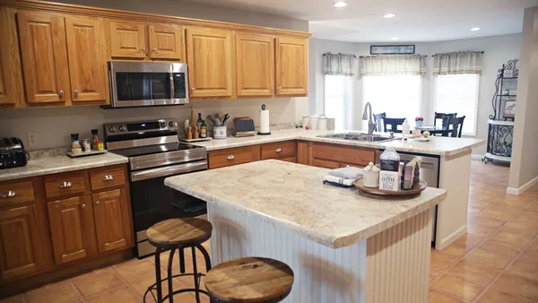 $368,000 | 1106 Daybreak Drive, Marion, IL 62959
