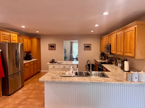 $368,000 | 1106 Daybreak Drive, Marion, IL 62959