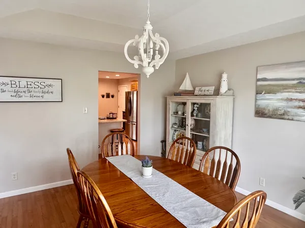 $368,000 | 1106 Daybreak Drive, Marion, IL 62959