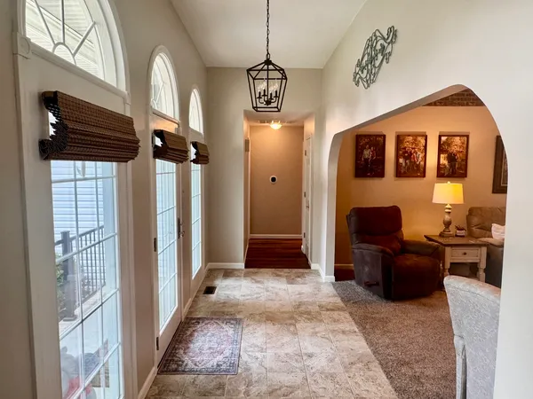 $368,000 | 1106 Daybreak Drive, Marion, IL 62959