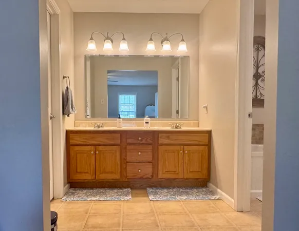 $368,000 | 1106 Daybreak Drive, Marion, IL 62959