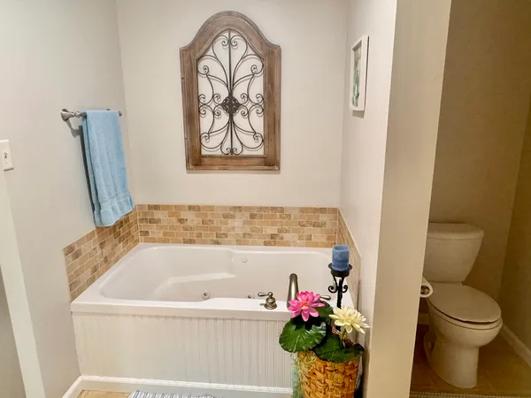 $368,000 | 1106 Daybreak Drive, Marion, IL 62959