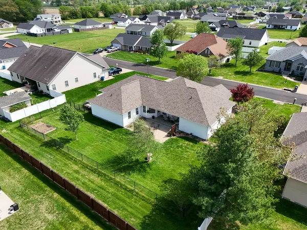 $368,000 | 1106 Daybreak Drive, Marion, IL 62959