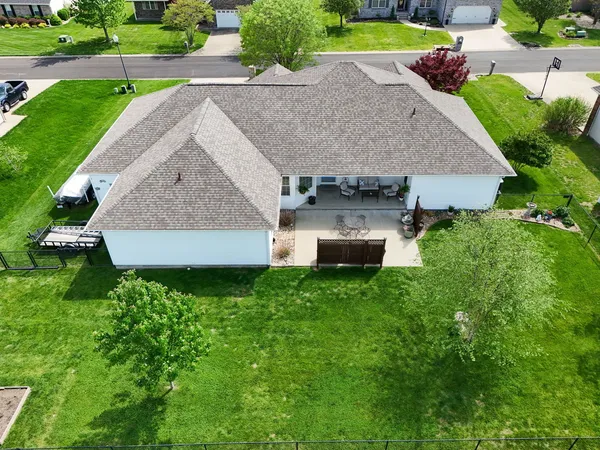 $368,000 | 1106 Daybreak Drive, Marion, IL 62959