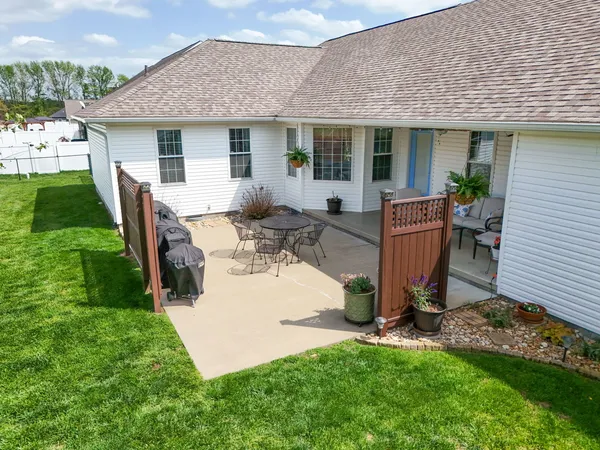 $368,000 | 1106 Daybreak Drive, Marion, IL 62959