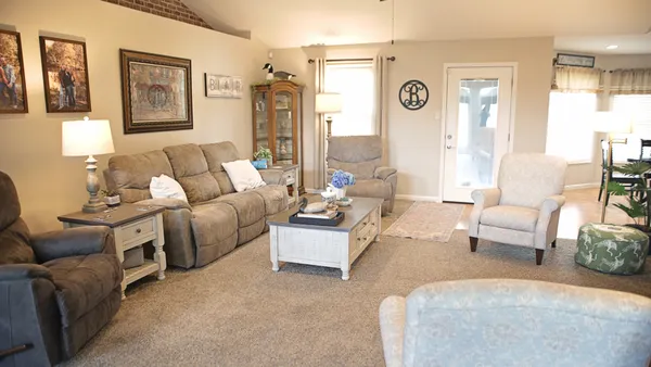 $368,000 | 1106 Daybreak Drive, Marion, IL 62959