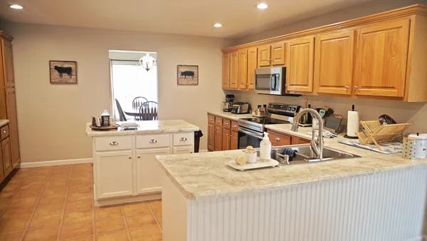 $368,000 | 1106 Daybreak Drive, Marion, IL 62959