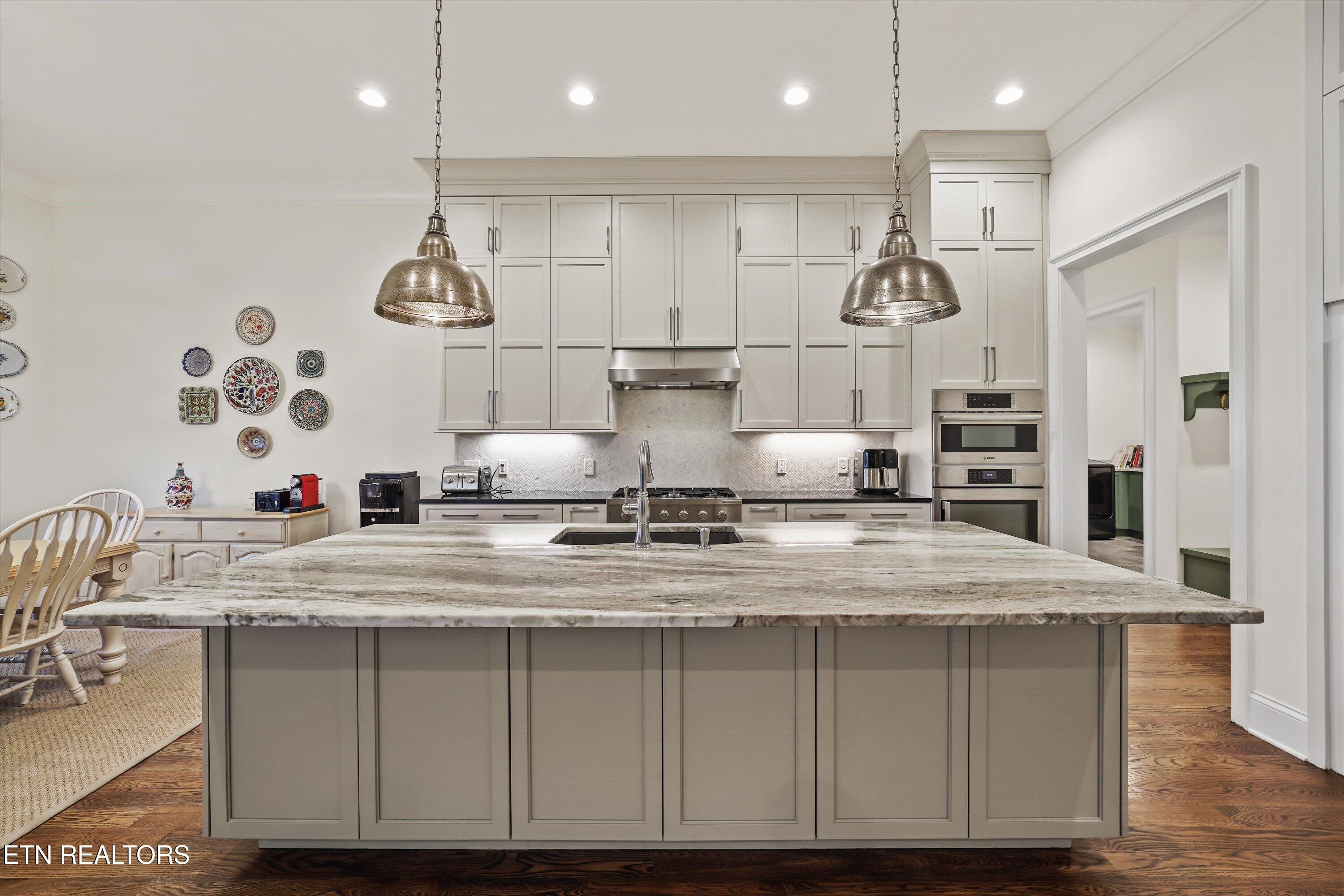 614 Barnsley Road Knoxville, TN 37934 - Photo 16 of 57 16-614 Barnsley Rd 31