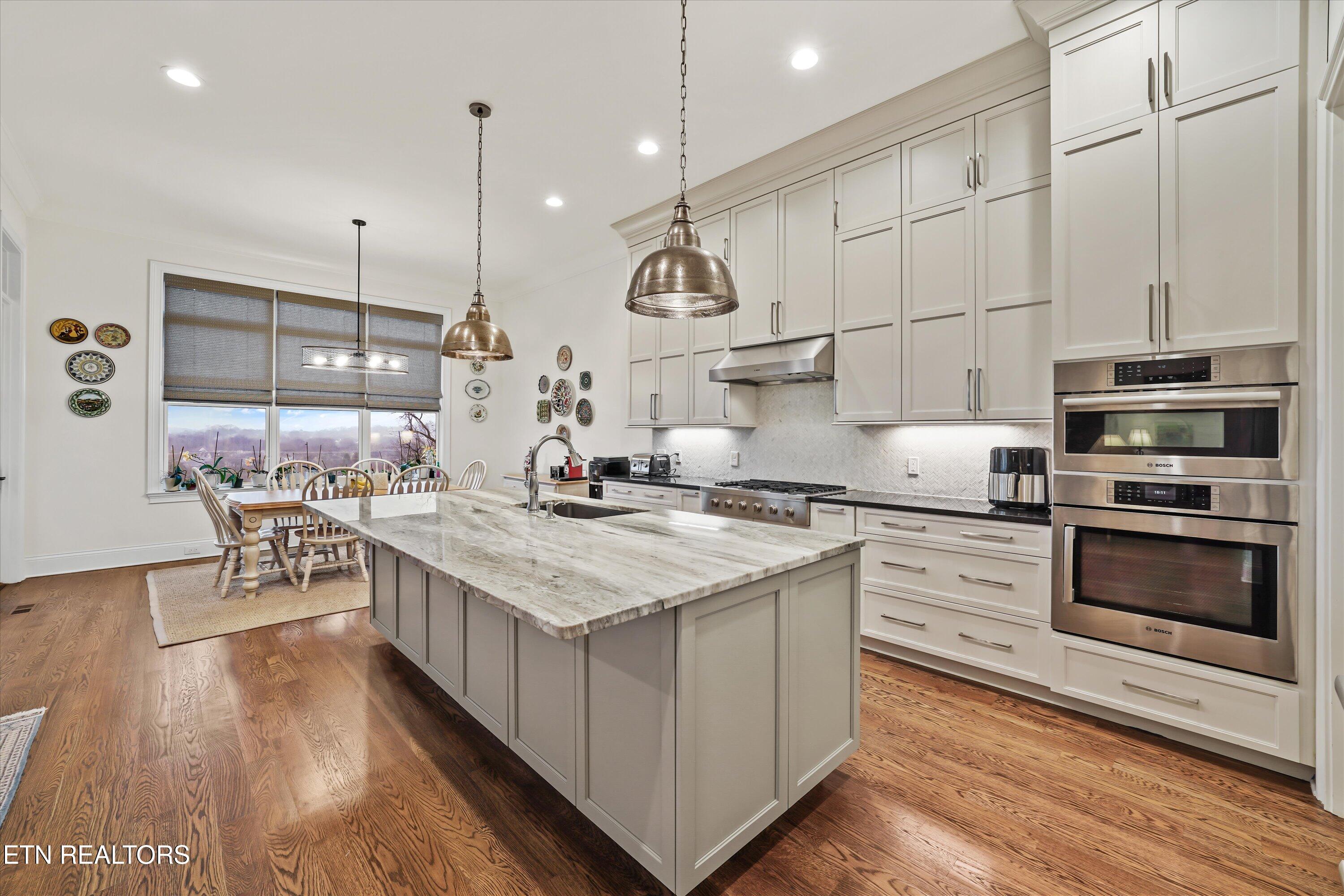 614 Barnsley Road Knoxville, TN 37934 - Photo 17 of 57 17-614 Barnsley Rd 32