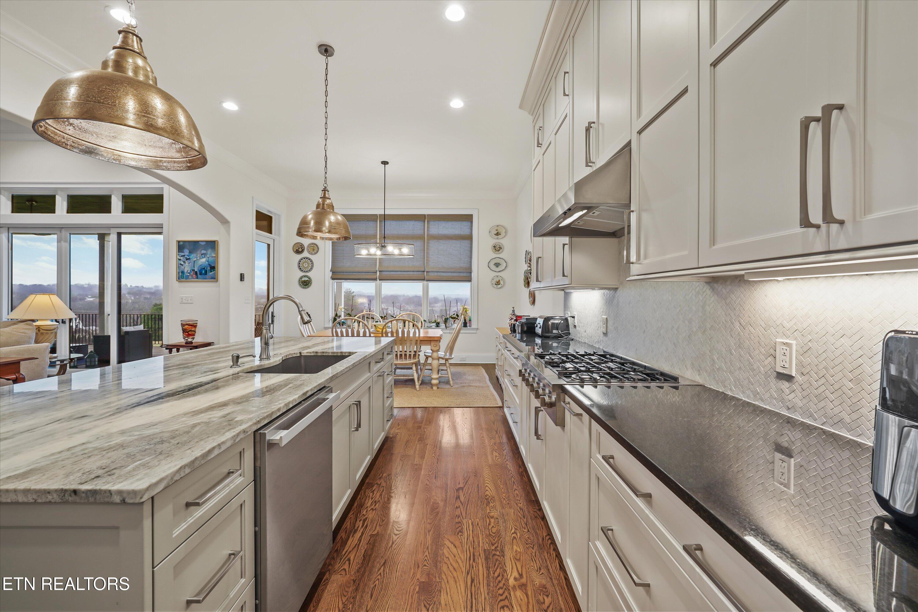 614 Barnsley Road Knoxville, TN 37934 - Photo 18 of 57 18-614 Barnsley Rd 33